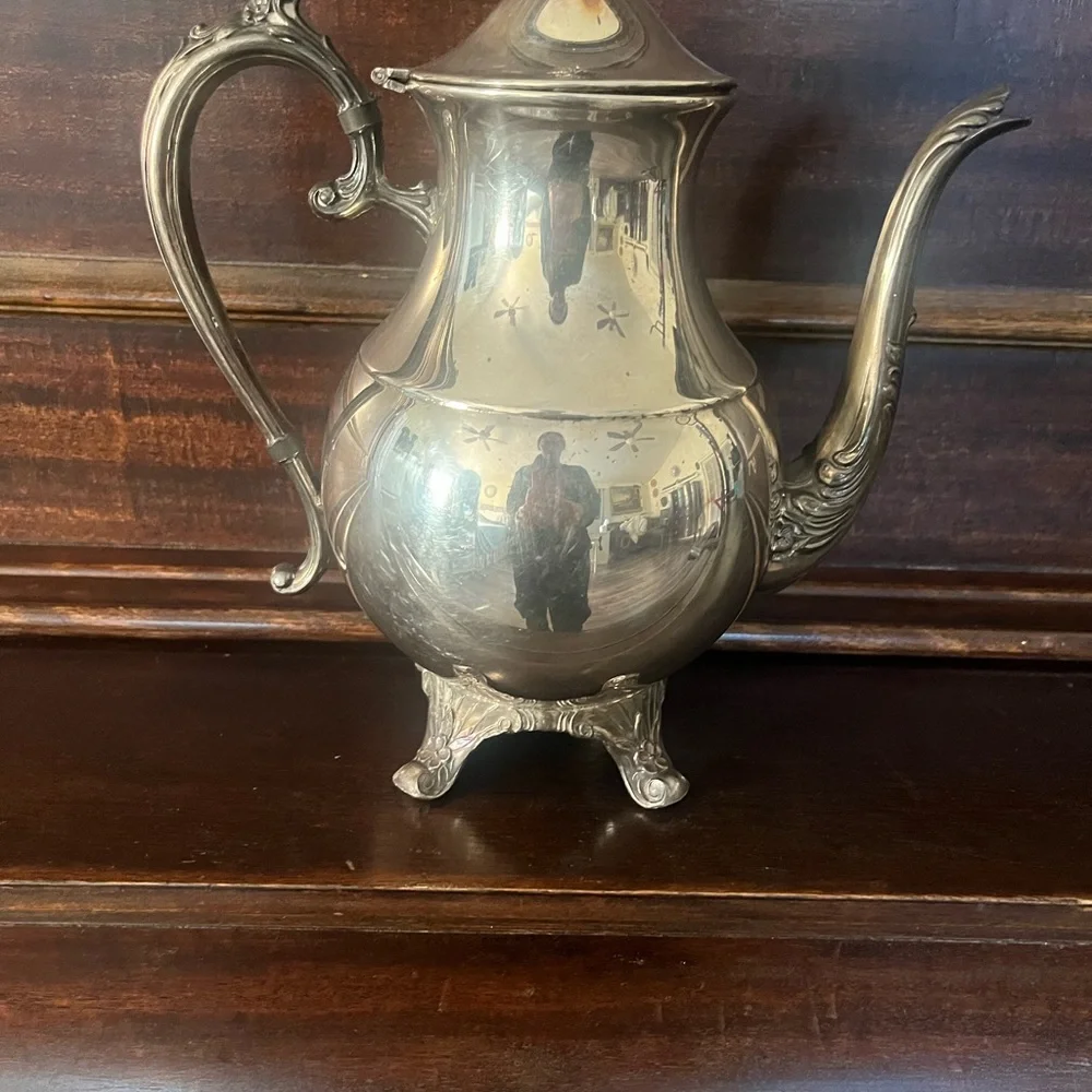 Elegant Silver Teapots‎